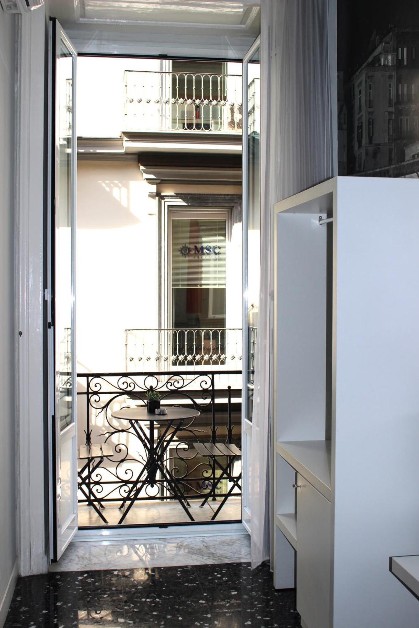 Beverello Rooms Наполи Екстериор снимка